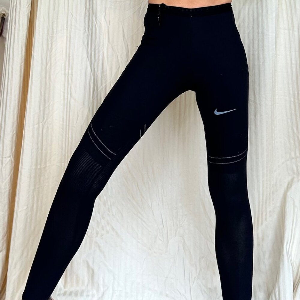 Nike Women’s Mid-Rise Tight-Fit Running Legging